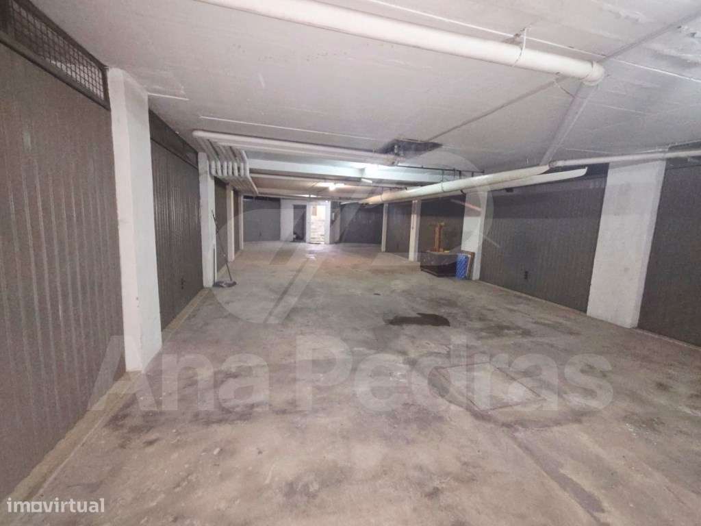 T2 Excecional com Terraço de 50m² na Baixa da Banheira-25