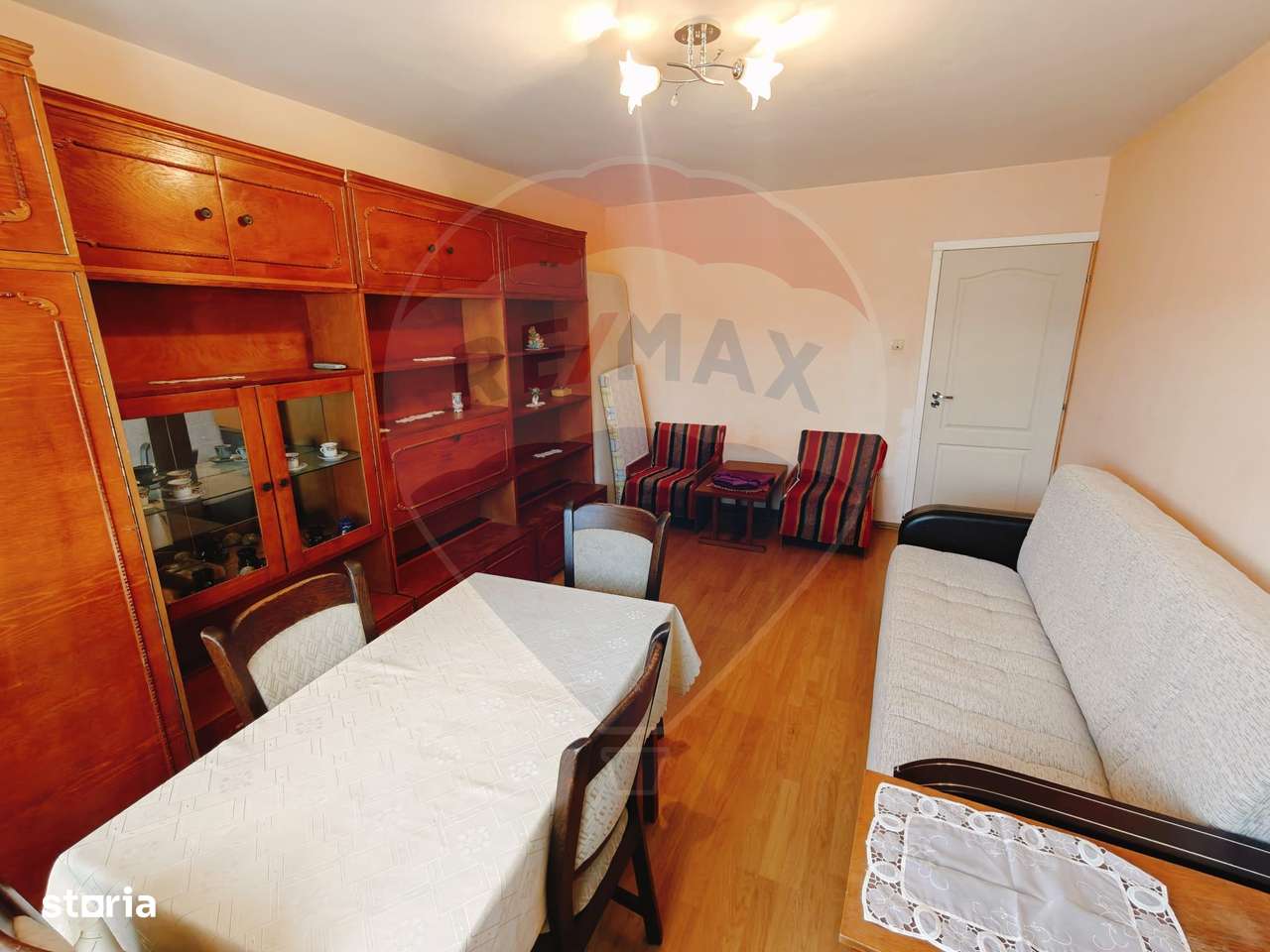 Apartament cu 2 camere de vânzare - Imagine principală: 3/18