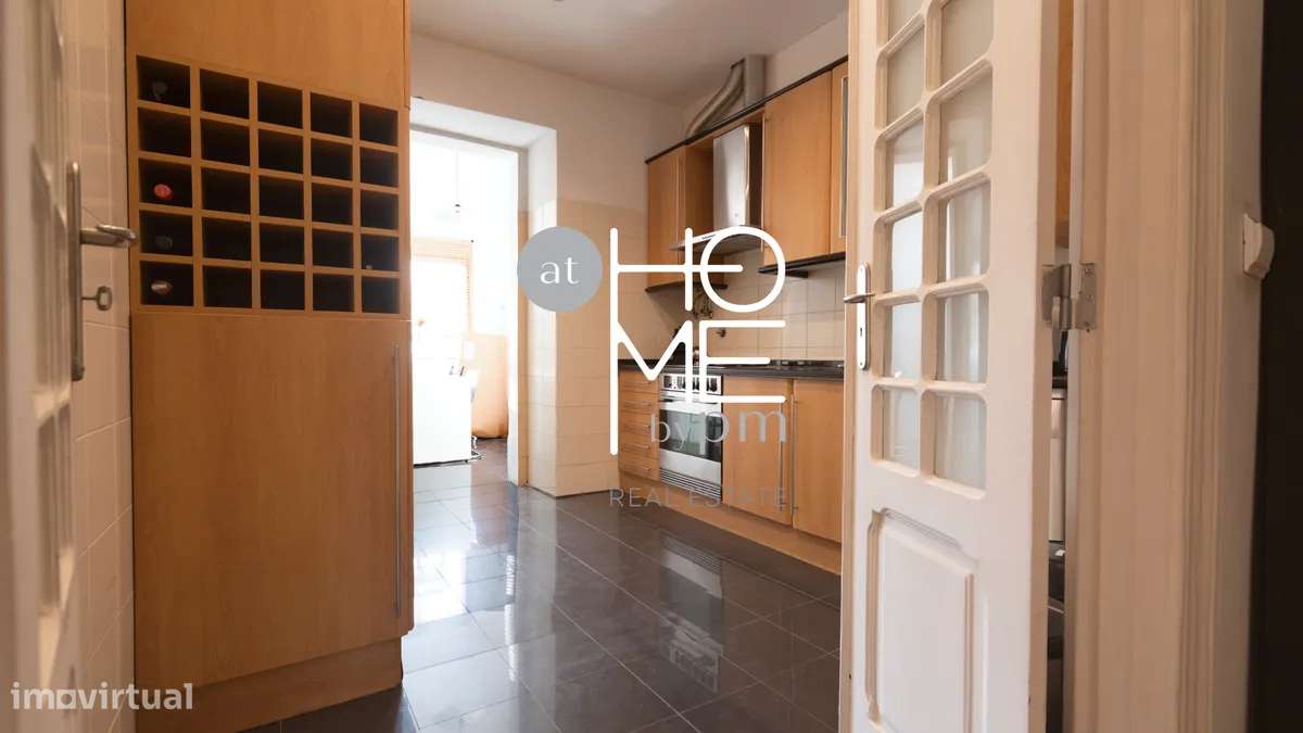 Av. Luís Bívar | T3 + 1 de charme em Lisboa-22