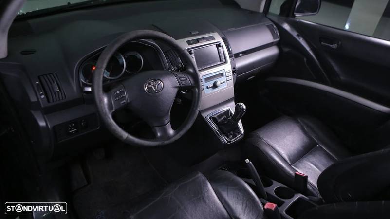 Toyota Corolla Verso - 15