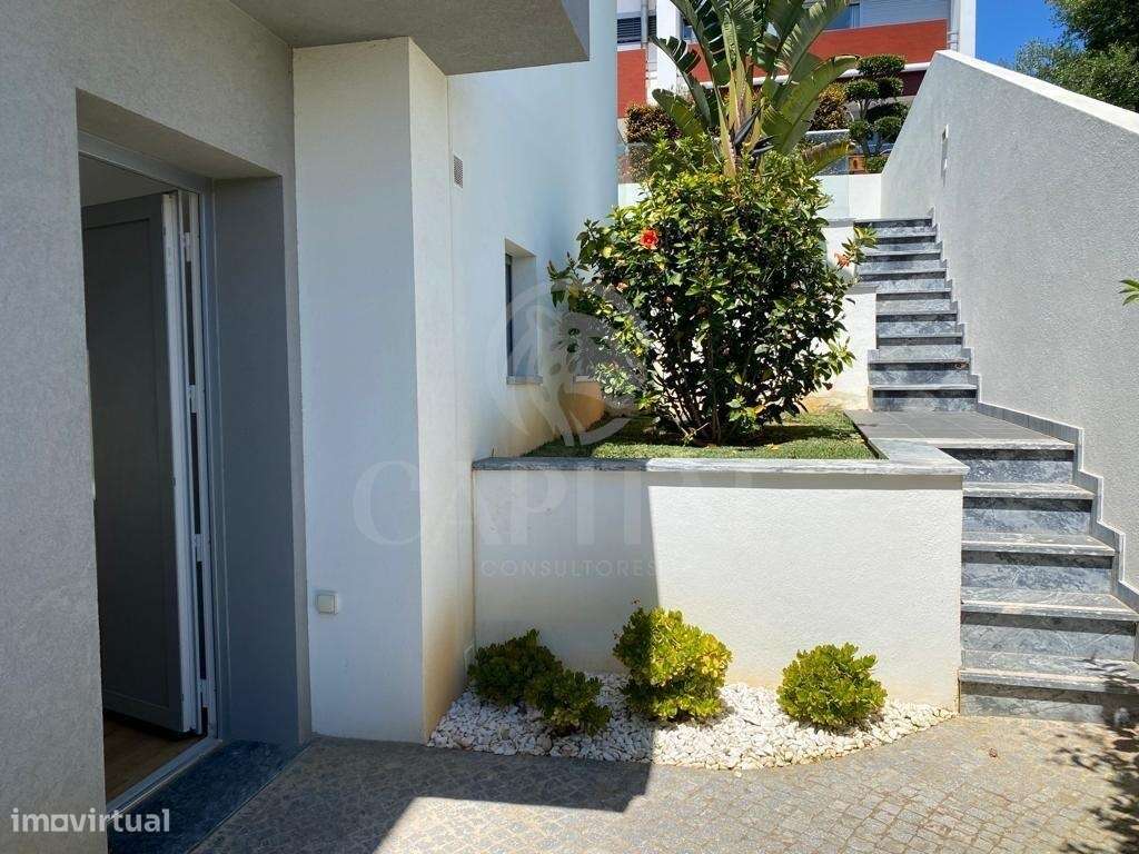 MORADIA T4 CONTEMPORÂNEA NO ZAMBUJAL, ALCABIDECHE-19