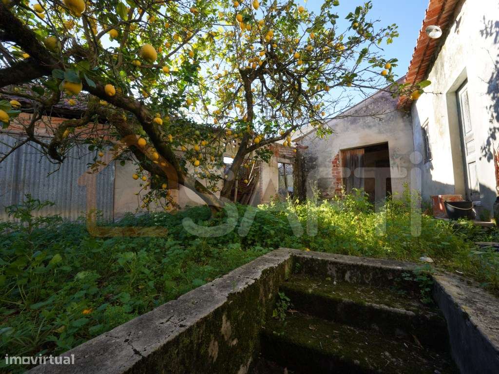 Moradia para Recuperar na Encantadora Vila de Maceira, Leiria - Grande imagem: 2/32
