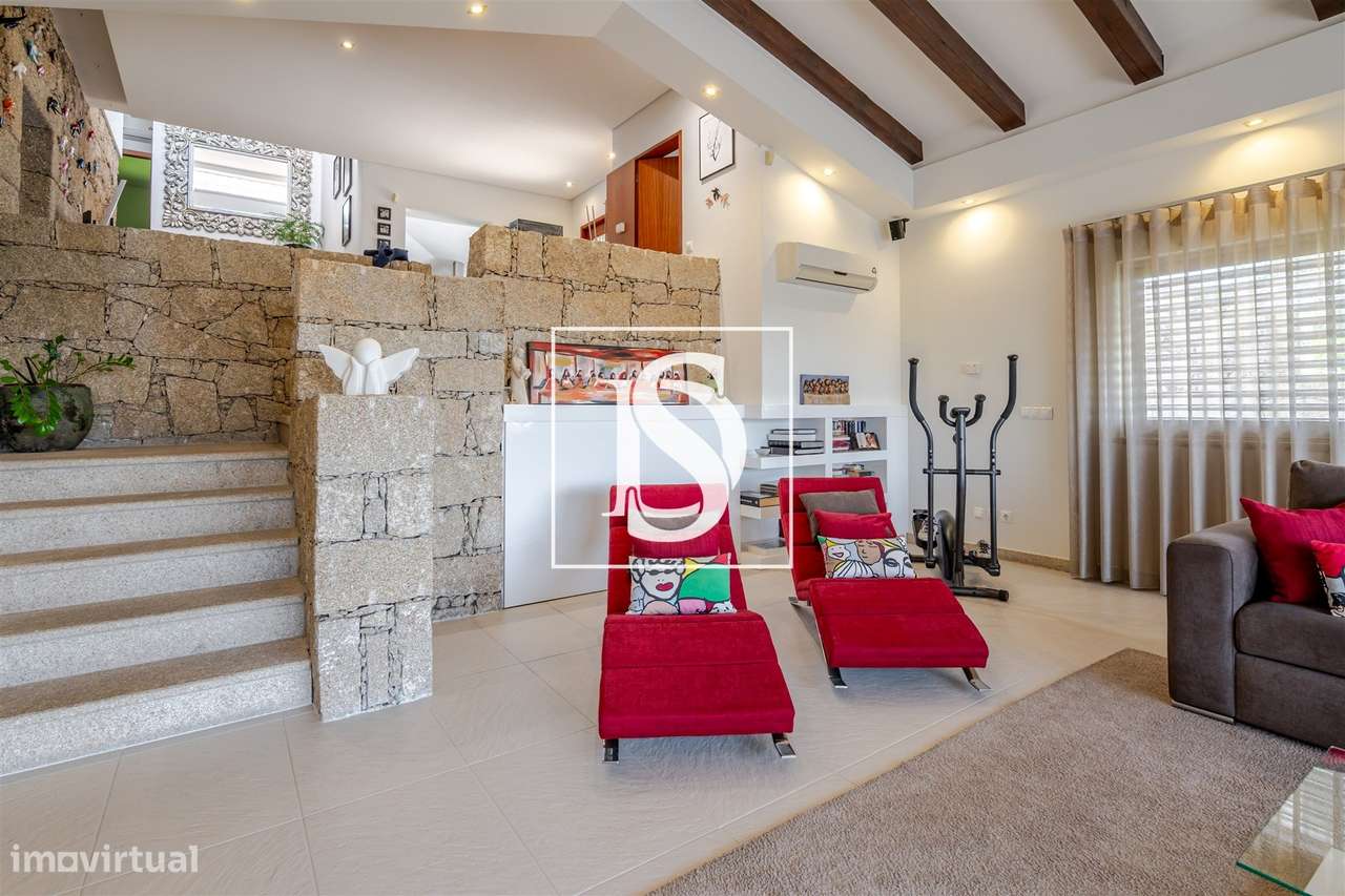 Moradia T4 Venda em Santo Tirso, Couto (Santa Cristina e São Miguel) e-9
