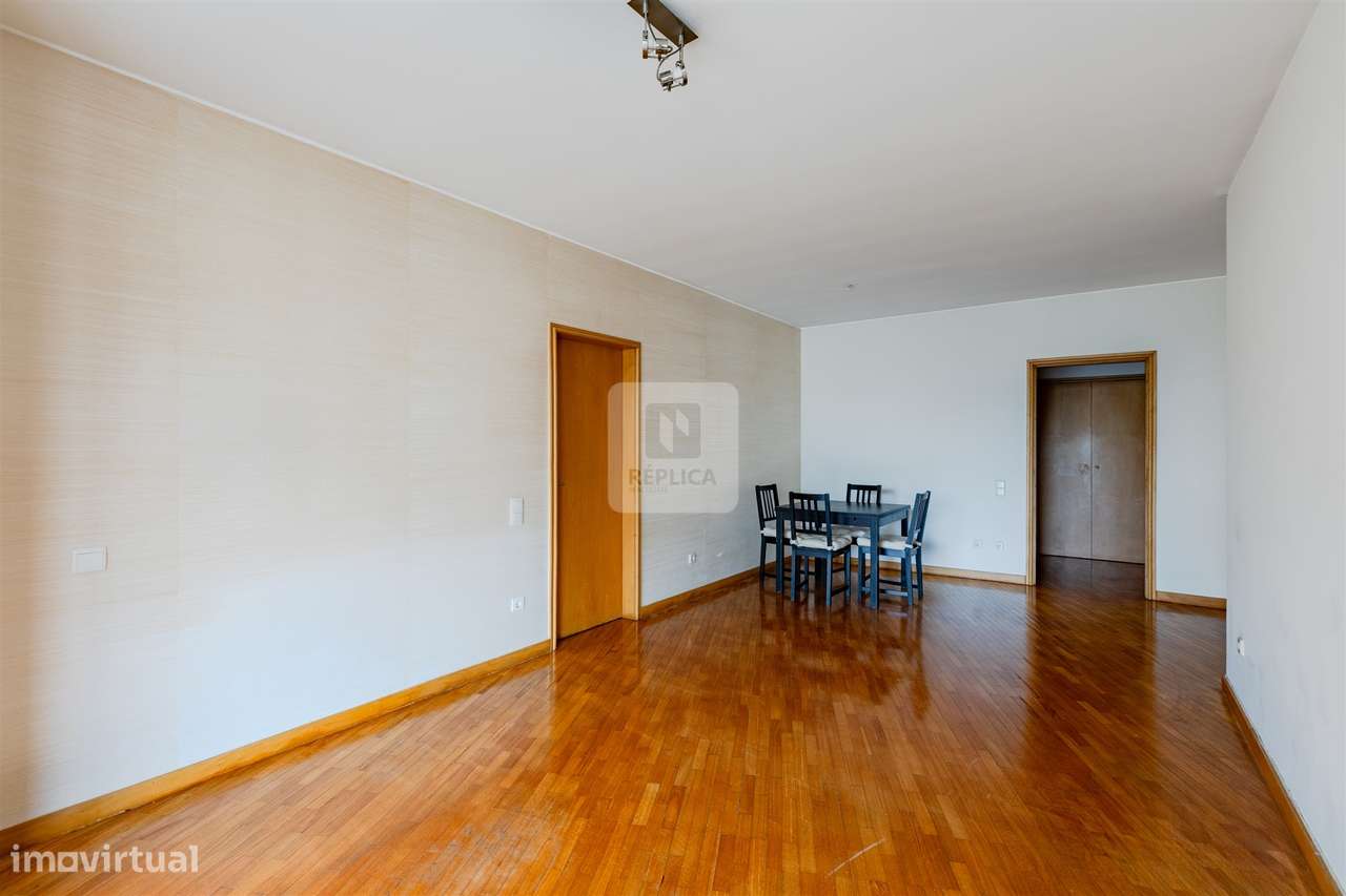 Apartamento T1 para Arrendamento com Varanda na Quinta de Miramar, Foz - Grande imagem: 3/27