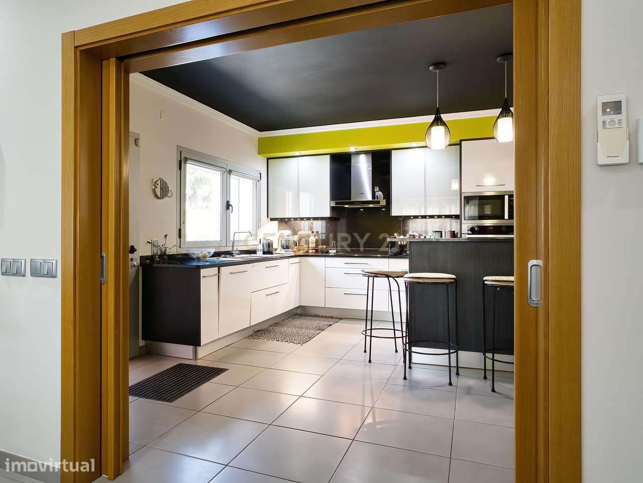 Moradia T4  como nova com Piscina  e vista serra dos Candeiros-6