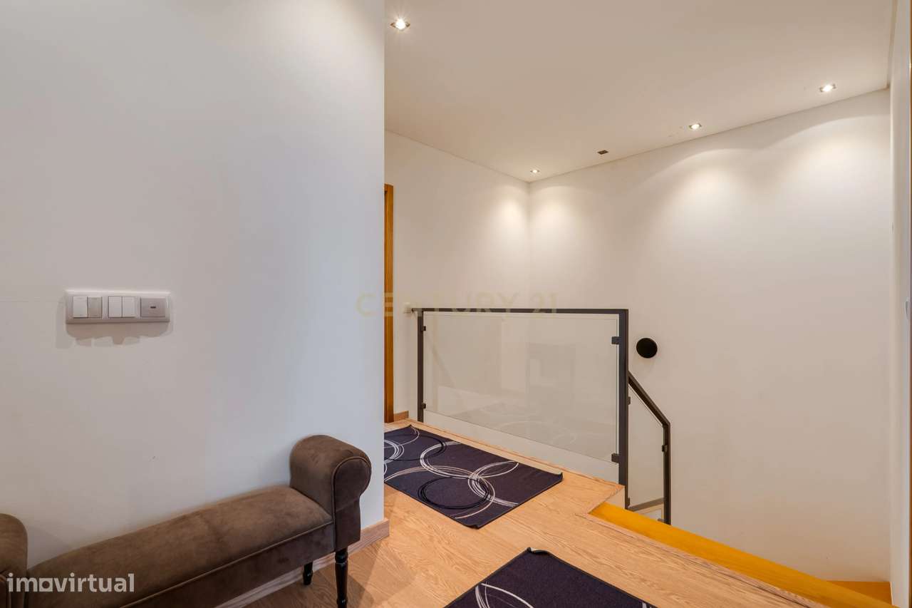 Moradia isolada moderna T3 com cave de 90 m2 em Mexilhoeira Grande, Po-8