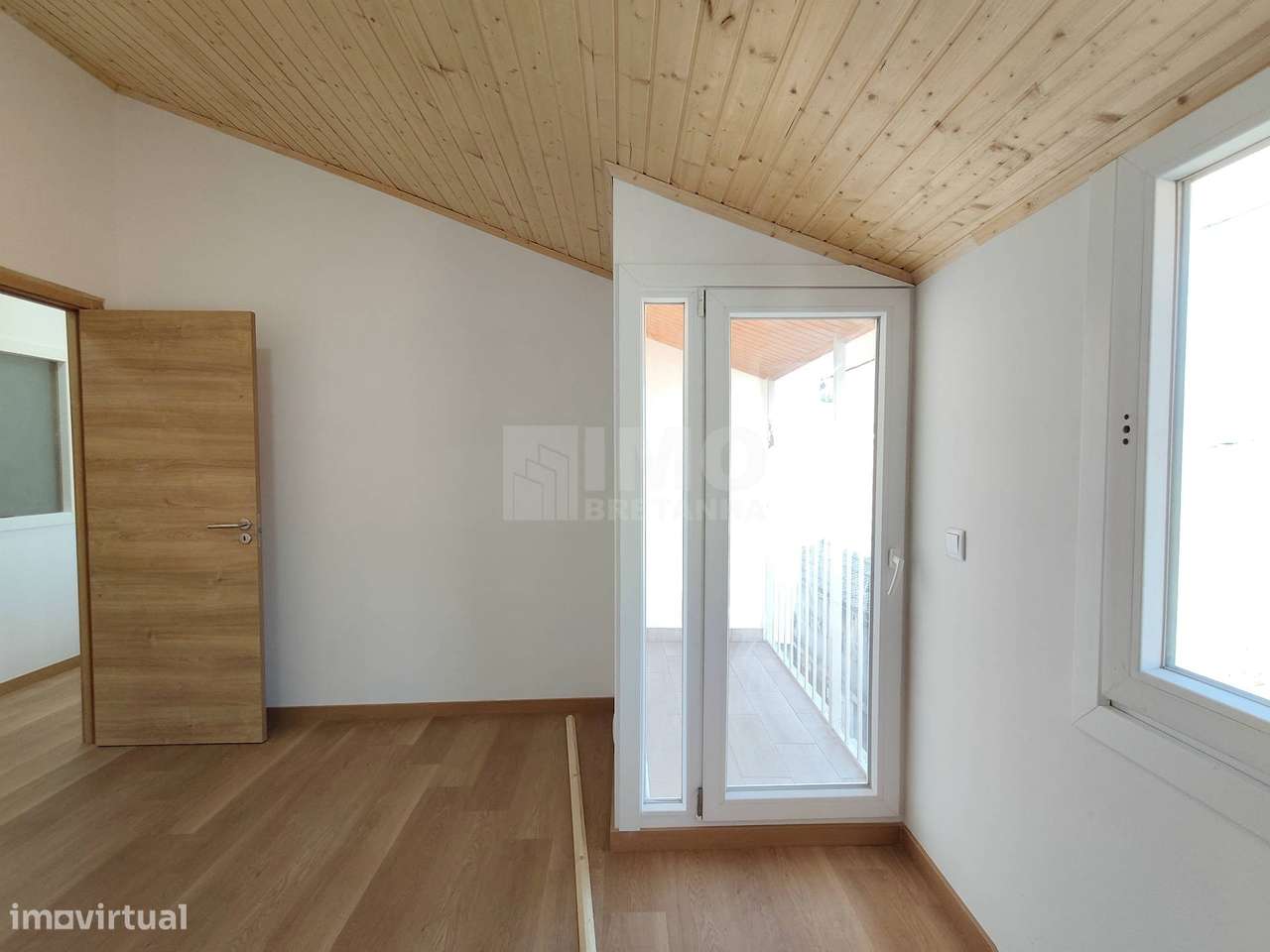 Moradia Renovada na Vila do Carvalho – Covilhã-8