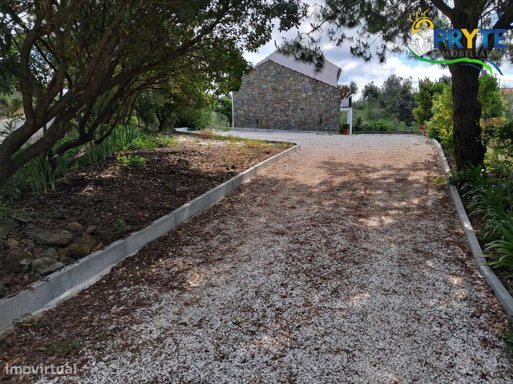 Moradia de tipologia T3 situada perto da Vila da Sertã-5