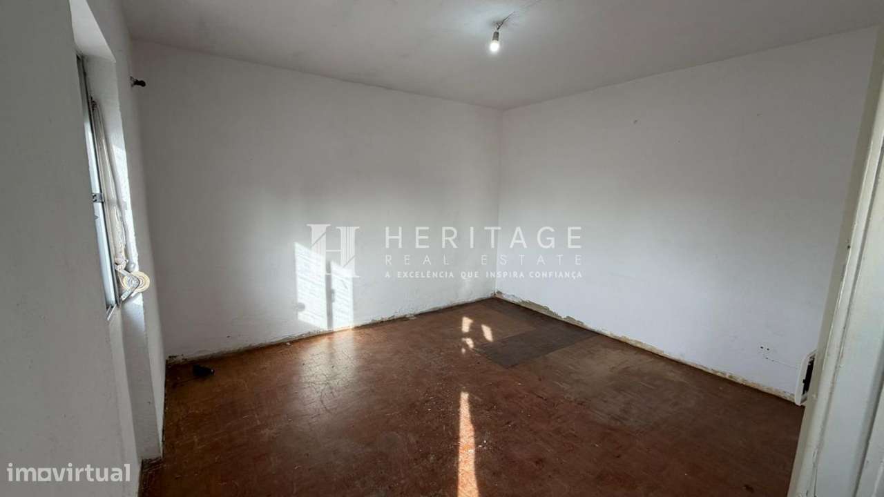 Moradia T2 a necessitar de obras e em fase de legalização-10