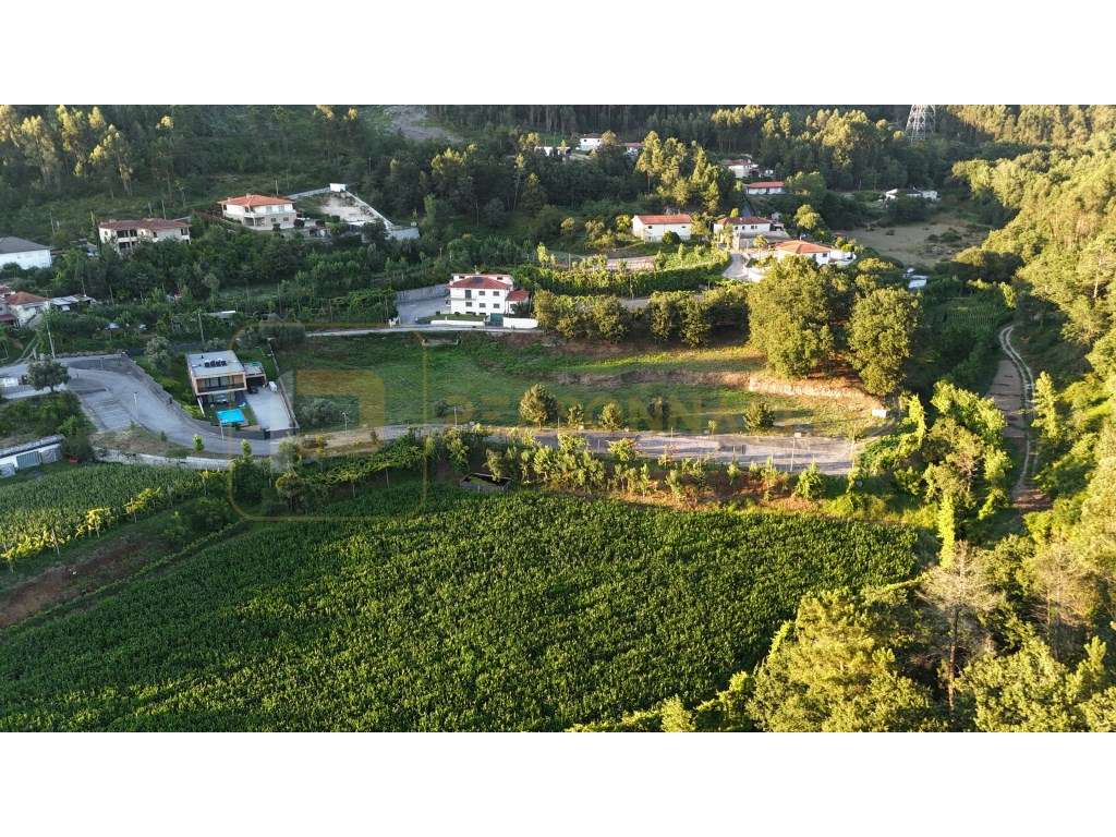 Lote 1435m2 p/ construção - Guimarães-2