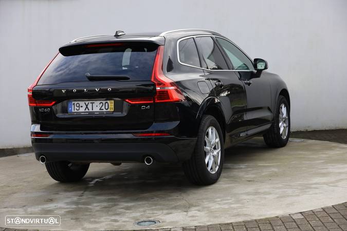 Volvo XC 60 2.0 D4 Momentum Plus Geartronic - 2