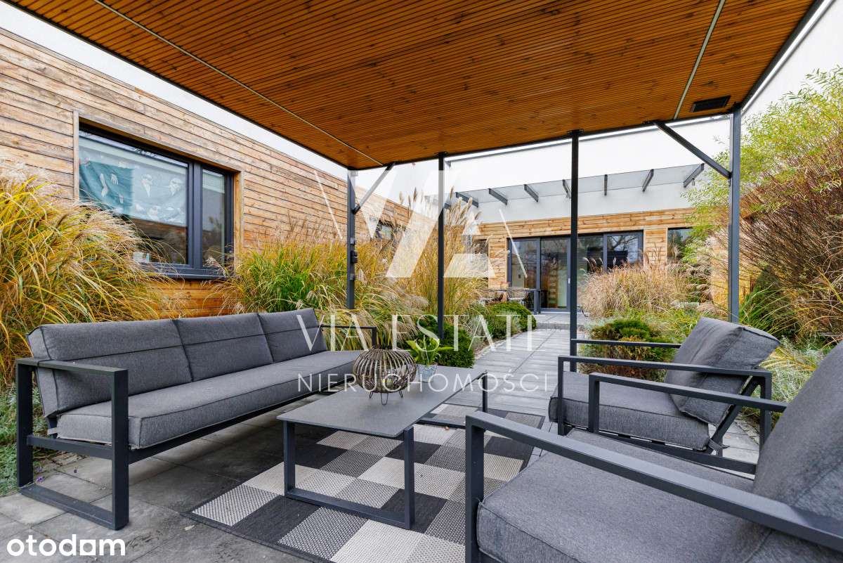 Parterowy nowoczesny dom w Konstancinie I 305m-11