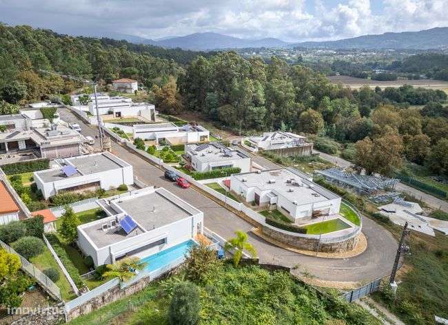 Exclusiva Moradia Individual Moderna e Luxuosa-47