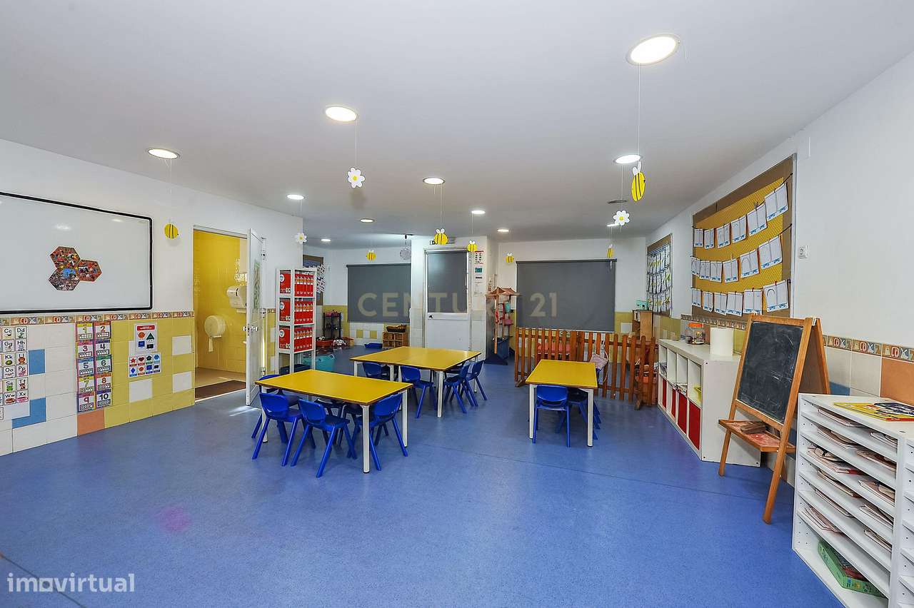 Imóvel com negócio (colégio)– Centro da Parede, Cascais-35