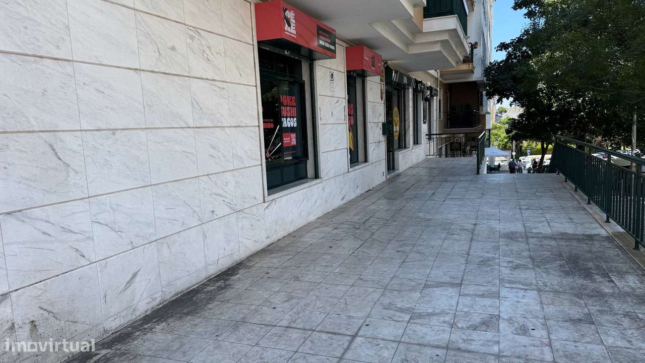 Trespasse de restaurante totalmente equipado em Massamá Norte-18