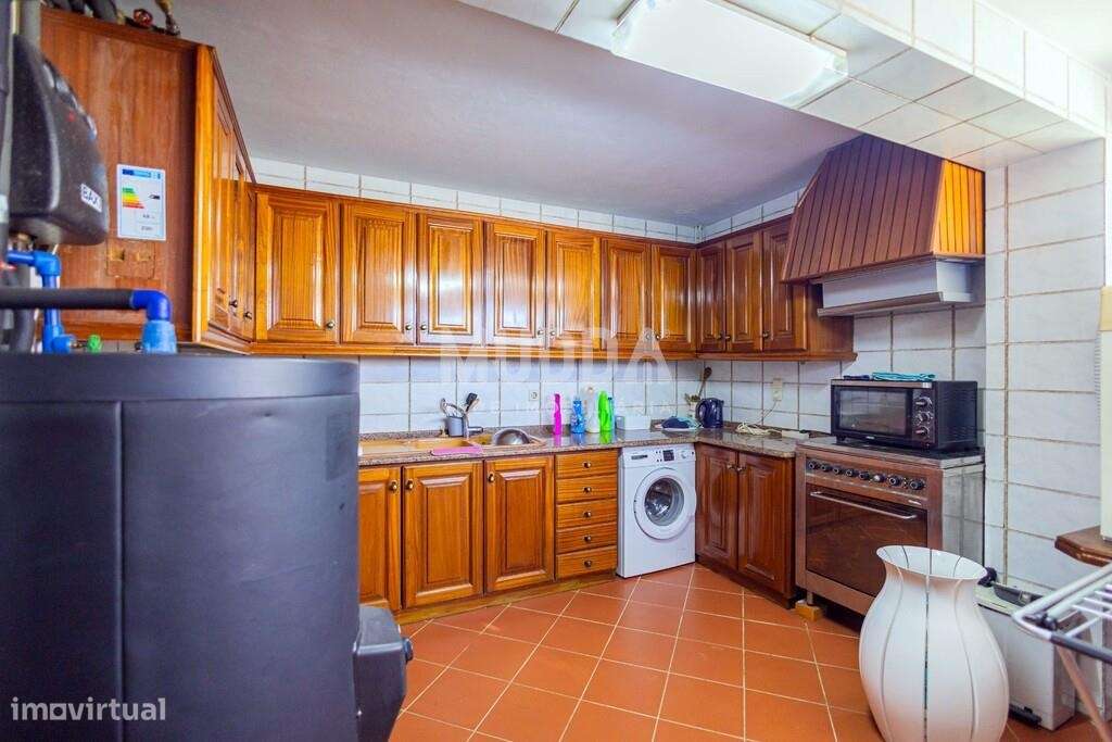 Moradia T4+ com Jardim e Pomar em Escapães, Santa Maria da Feira-4