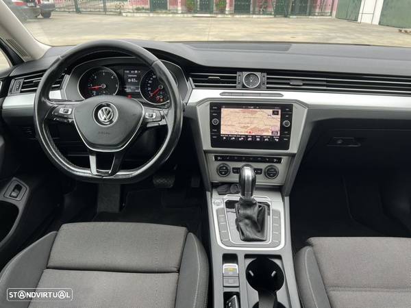 VW Passat Variant 1.6 TDI Highline DSG - 15