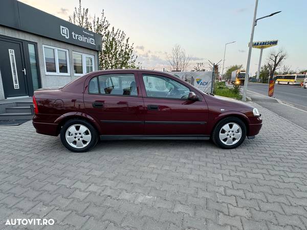 Opel Astra 1.8i Aut. Essentia - 28