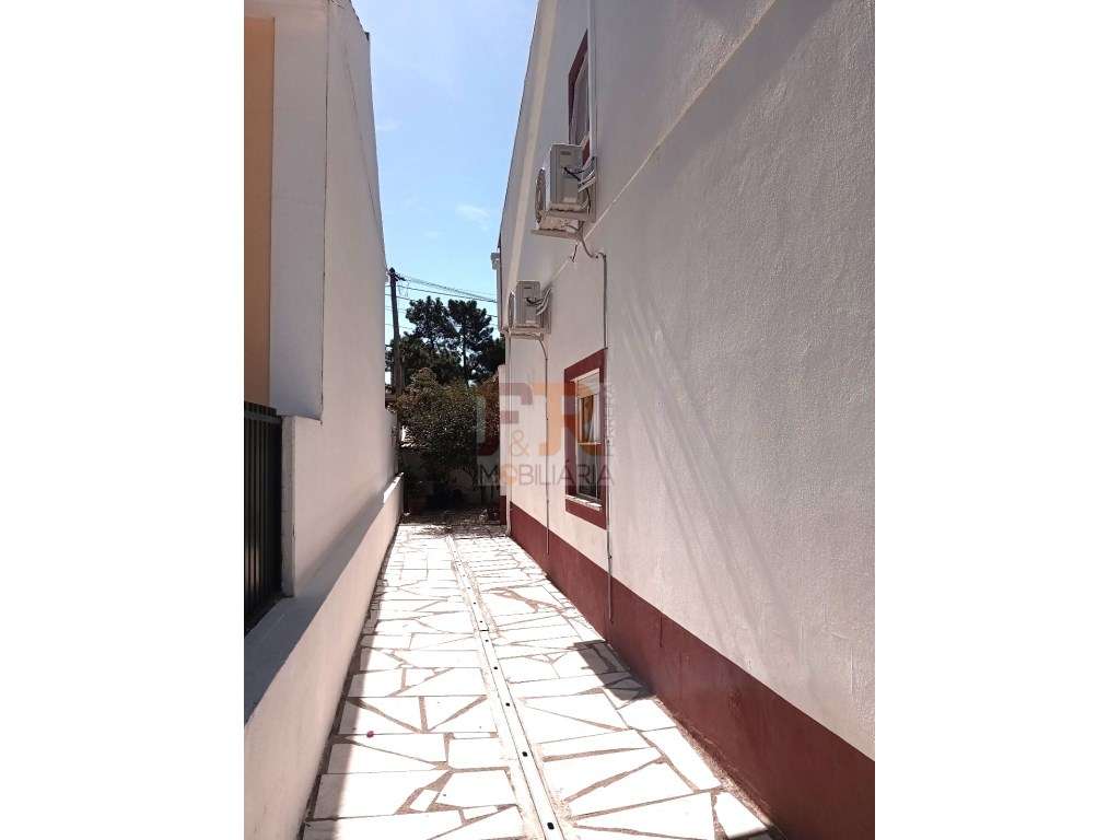 Moradia Isolada Duplex T6 Azeitão-39