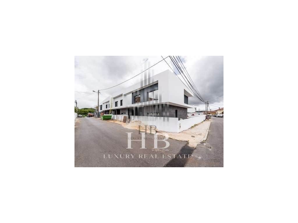 MoradiaT4 Geminada com Piscina | Fanqueiro | Loures - Grande imagem: 3/51