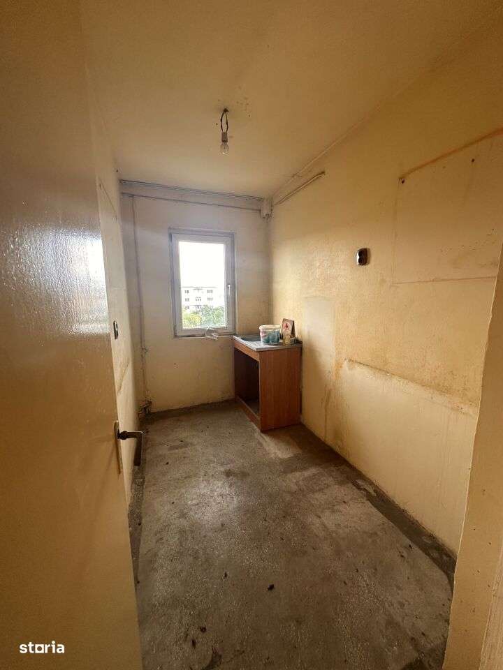 APARTAMENT 3 CAMERE - ROSIORII DE VEDE - - Imagine principală: 5/11