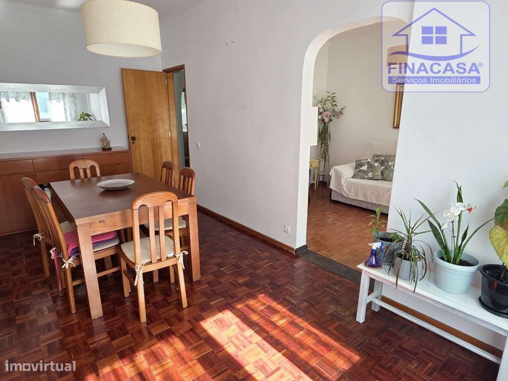 Apartamento T4 com boas áreas e excelente localização - Montalvão(S...-22