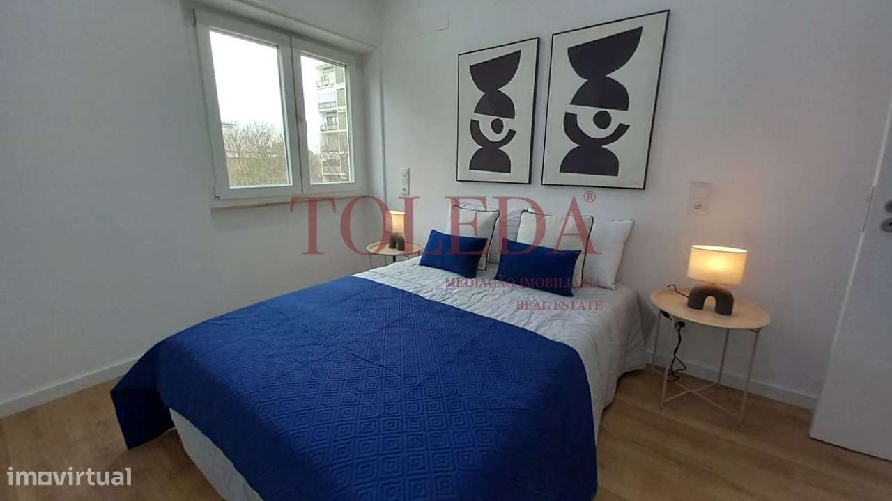 T3 com Varanda Remodelado em Benfica-19