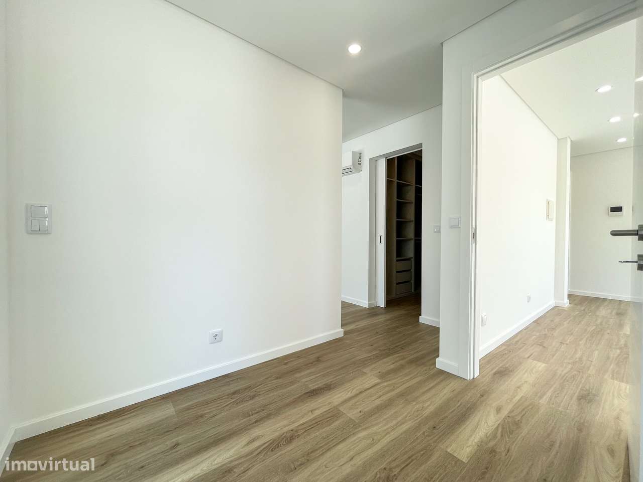 Moradia T4 com Piscina - Santa Iria de Azoia (Bairro da Salvação)-13