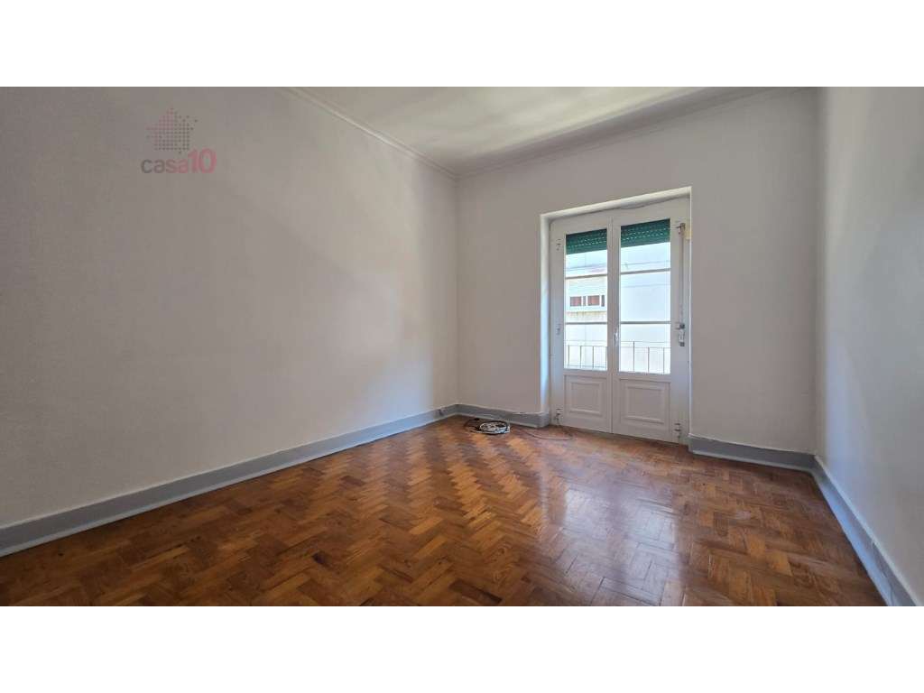 Apartamento T2, com varanda, para arrendar em Moscavide - Grande imagem: 2/20