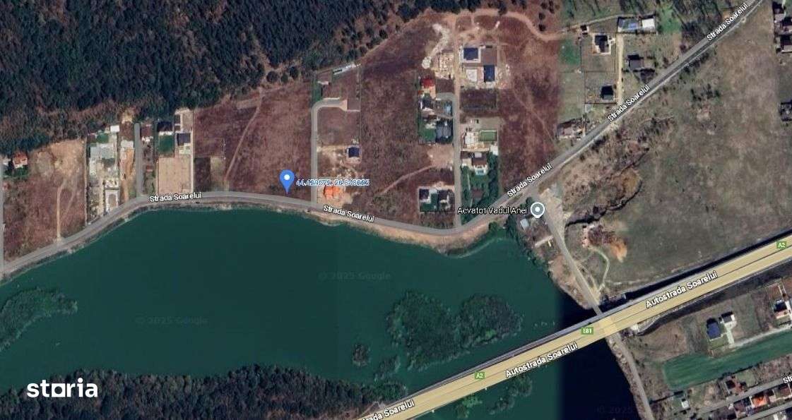 Teren 10.009 mp cu deschidere 70 m — vedere la lac și pădure - Imagine principală: 5/6