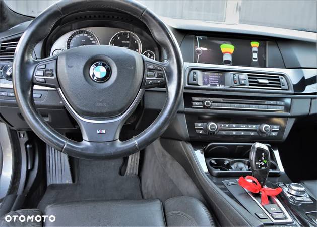 BMW Seria 5 525d - 31