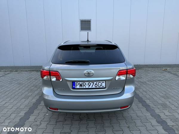 Toyota Avensis - 4