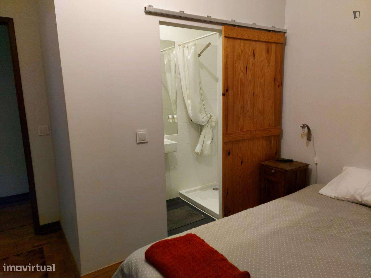 Quarto - localizado em Peniche - Grande imagem: 3/58