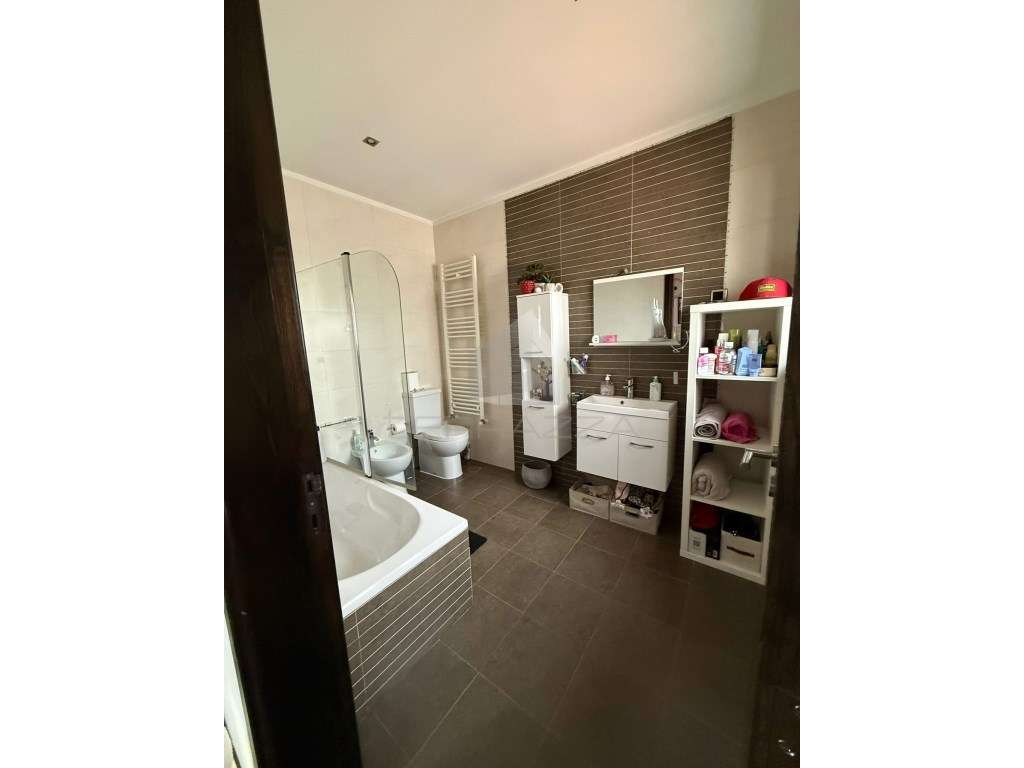 Casa de luxo à entrada da cidade de chaves-24