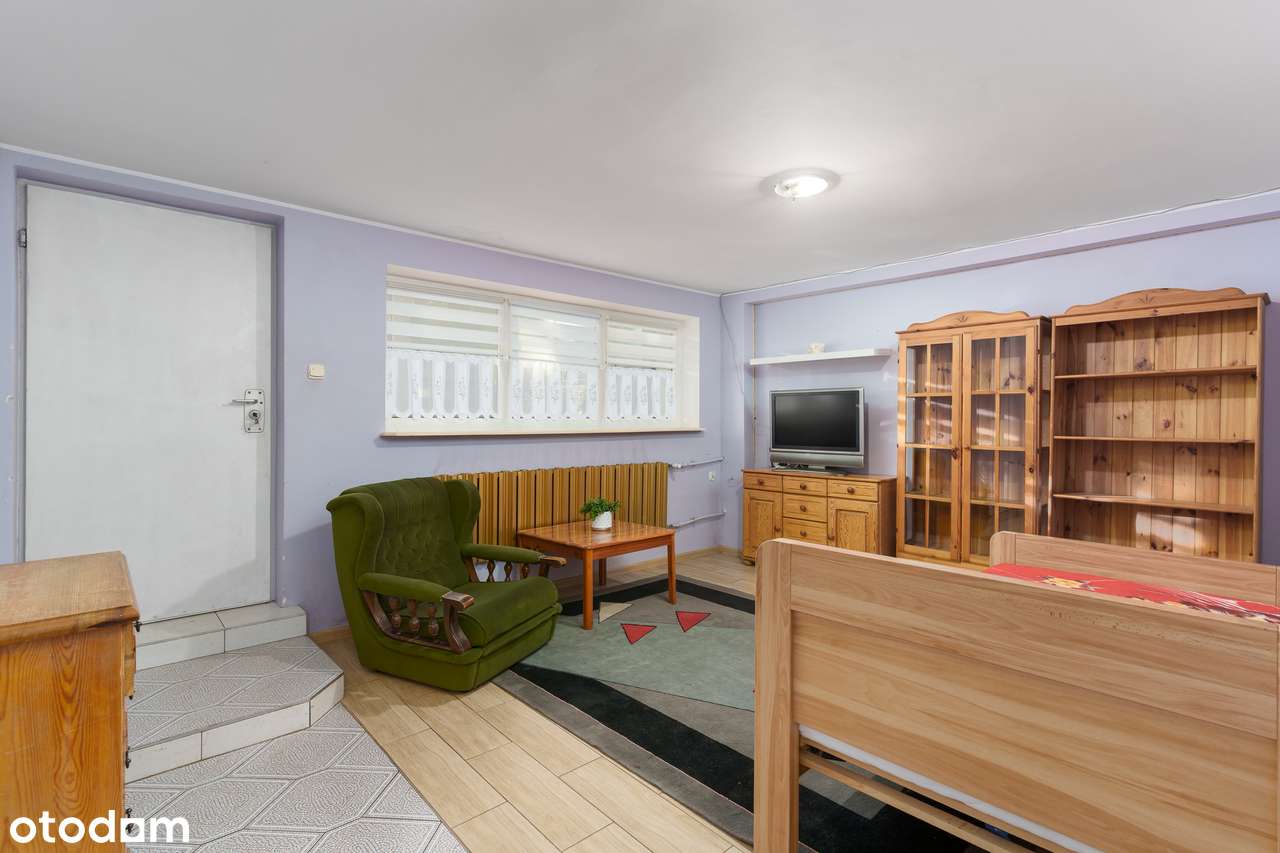 Dom dla rodziny z osobnym mieszkaniem!-16