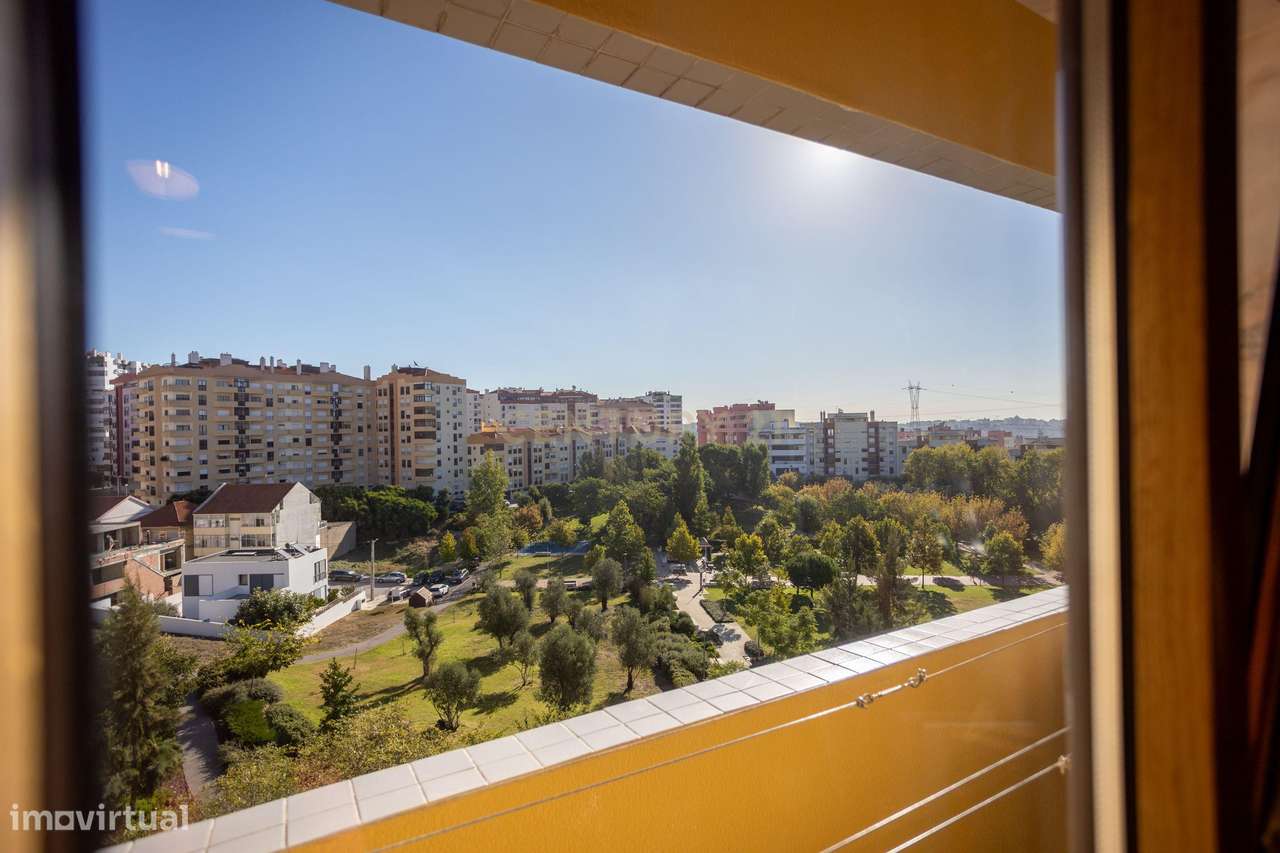 Apartamento T2 na Ribeirada com Garagem e Arrecadação-28