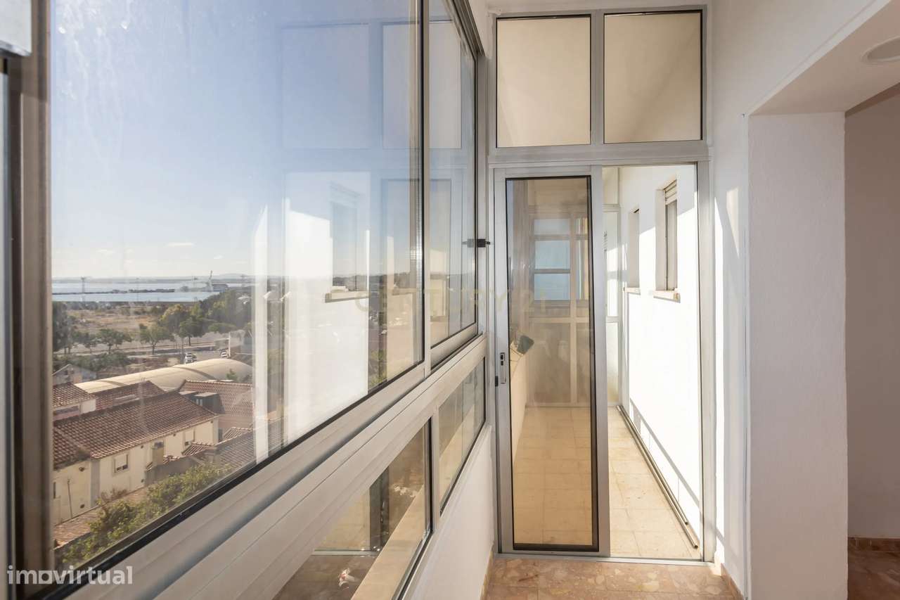 Apartamento T3 em Almada com Excelente Localização-15