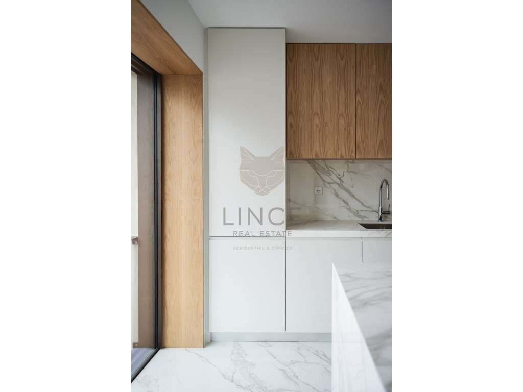 Apartamento T3 duplex no centro da cidade com varanda-5