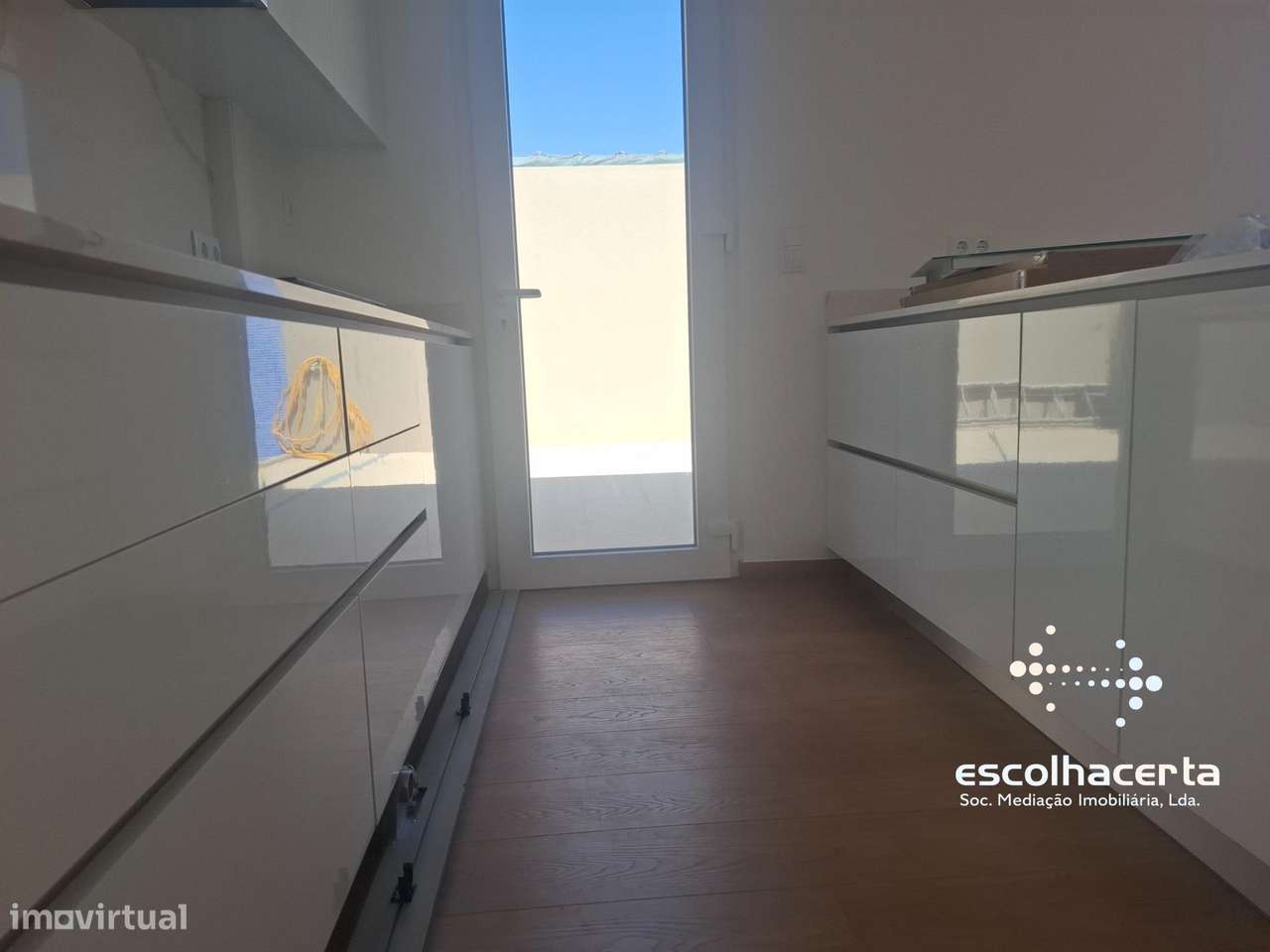 Moradia Térrea T4 Nova com Piscina Brejos Azeitão-5