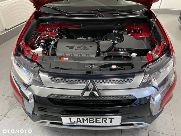 Mitsubishi Outlander - 16