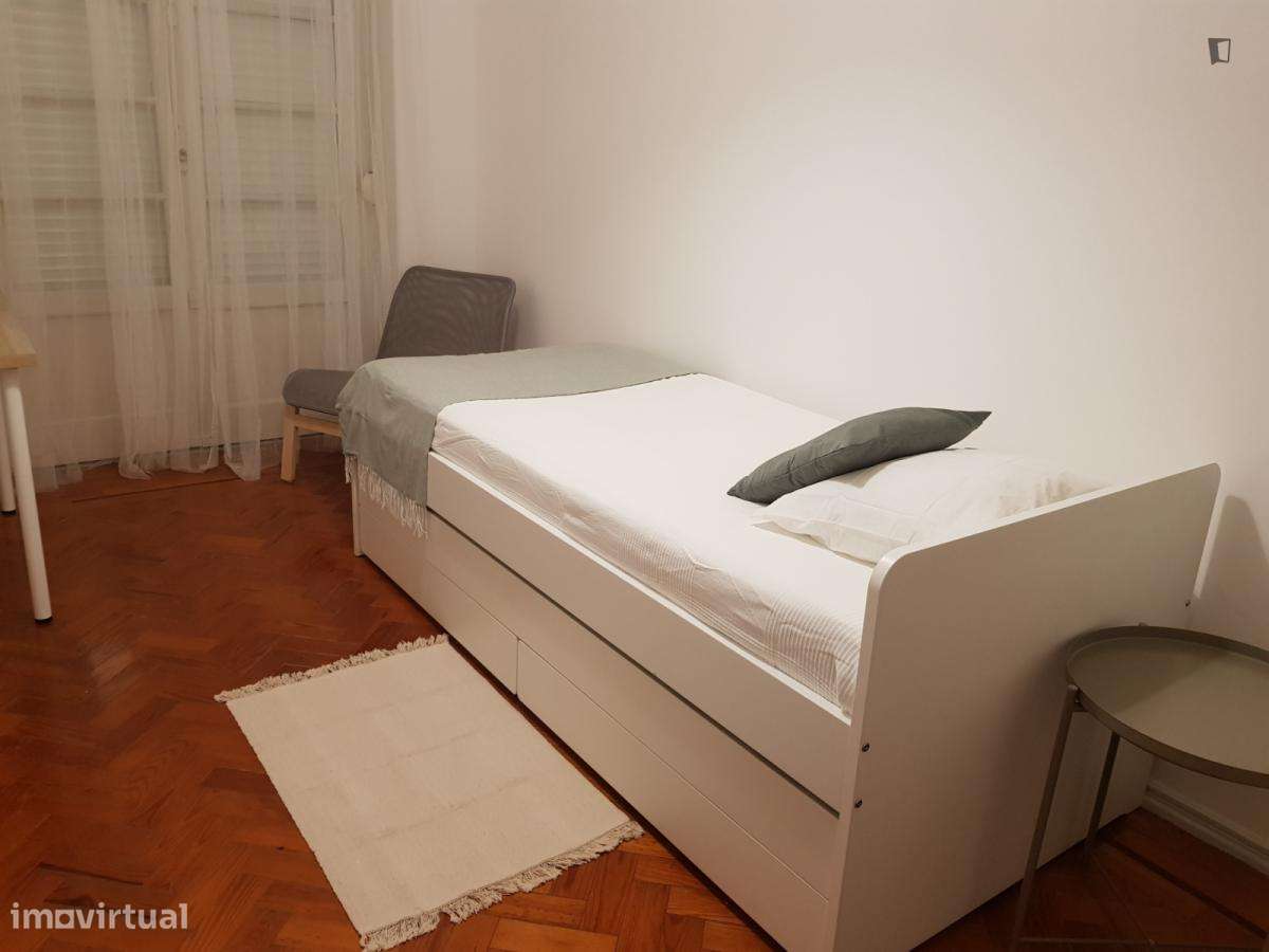 Quarto - localizado em Amadora Lisbon - Grande imagem: 4/8