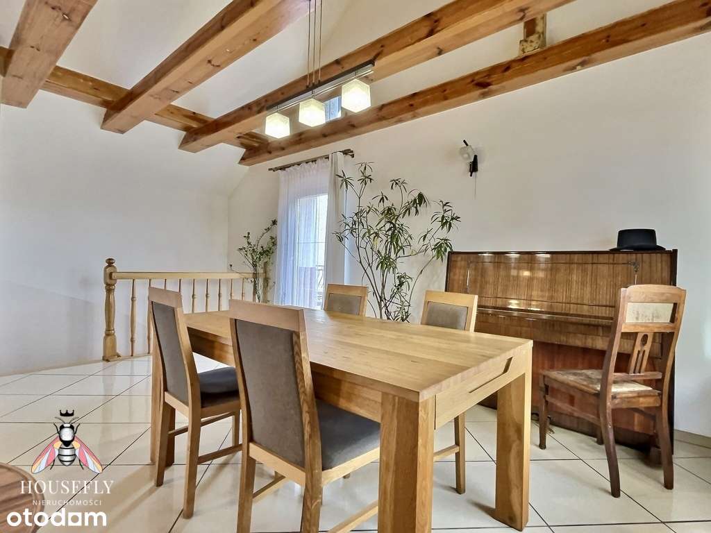 Niezależna część domu z garażem i własną działką-3