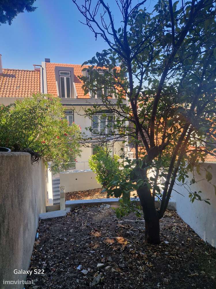 T2 no 3º Andar com 3 Jardins, Elevador, Coz.Equipada Lx - Grande imagem: 3/44