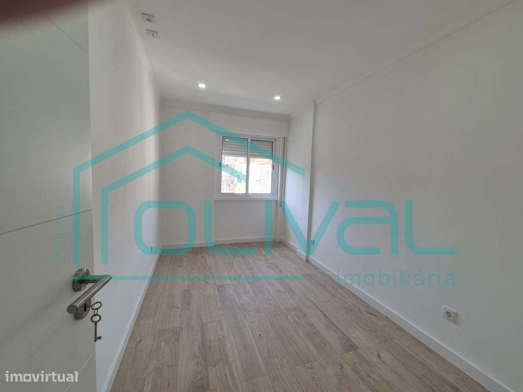 Apartamento T2+1 Remodelado-11