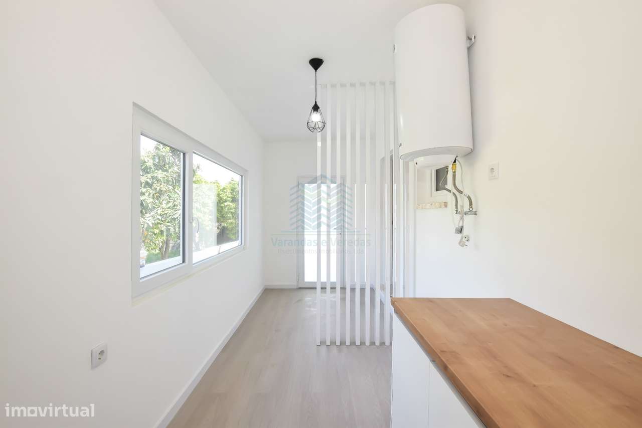 Moradia T3 remodelada com Anexos, Garagem e Poço.-10