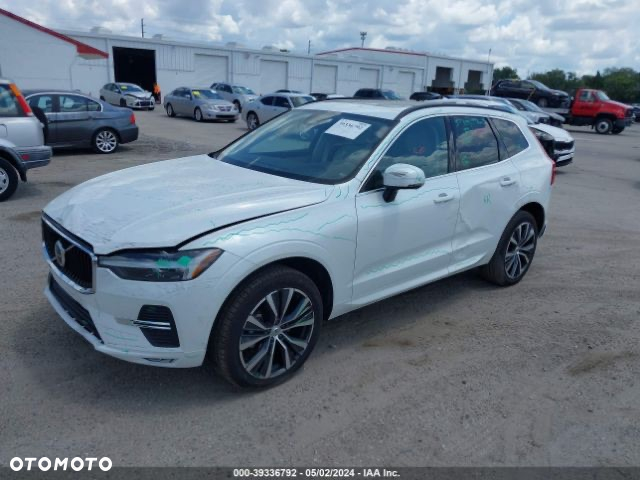 Volvo XC 60 B5 B AWD Momentum - 3