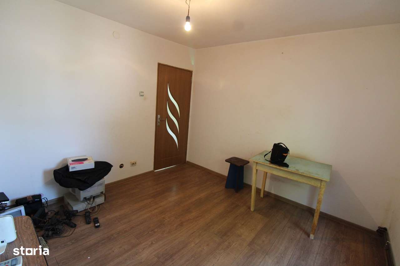 Apartament 3 camere, 67 mp, decomandat, etajul 1, zona Debarcader-0