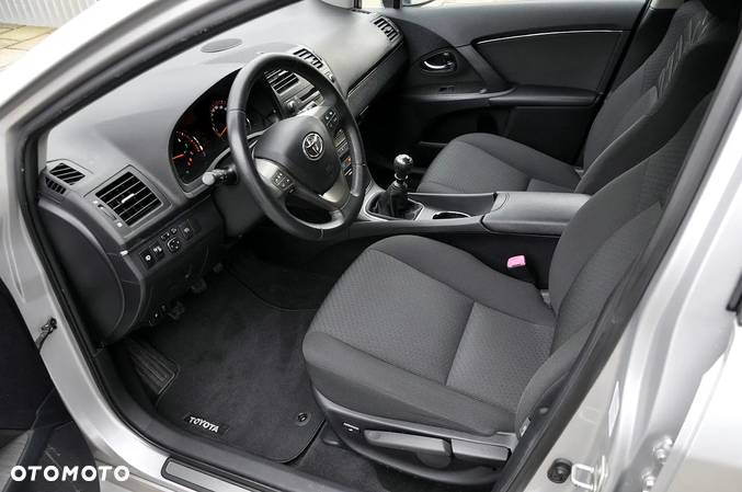 Toyota Avensis 2.0 Sol plus EU5 - 8
