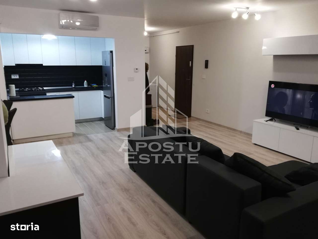 Apartament cu 2 camere, loc de parcare acoperit, zona Aradului - Imagine principală: 2/12
