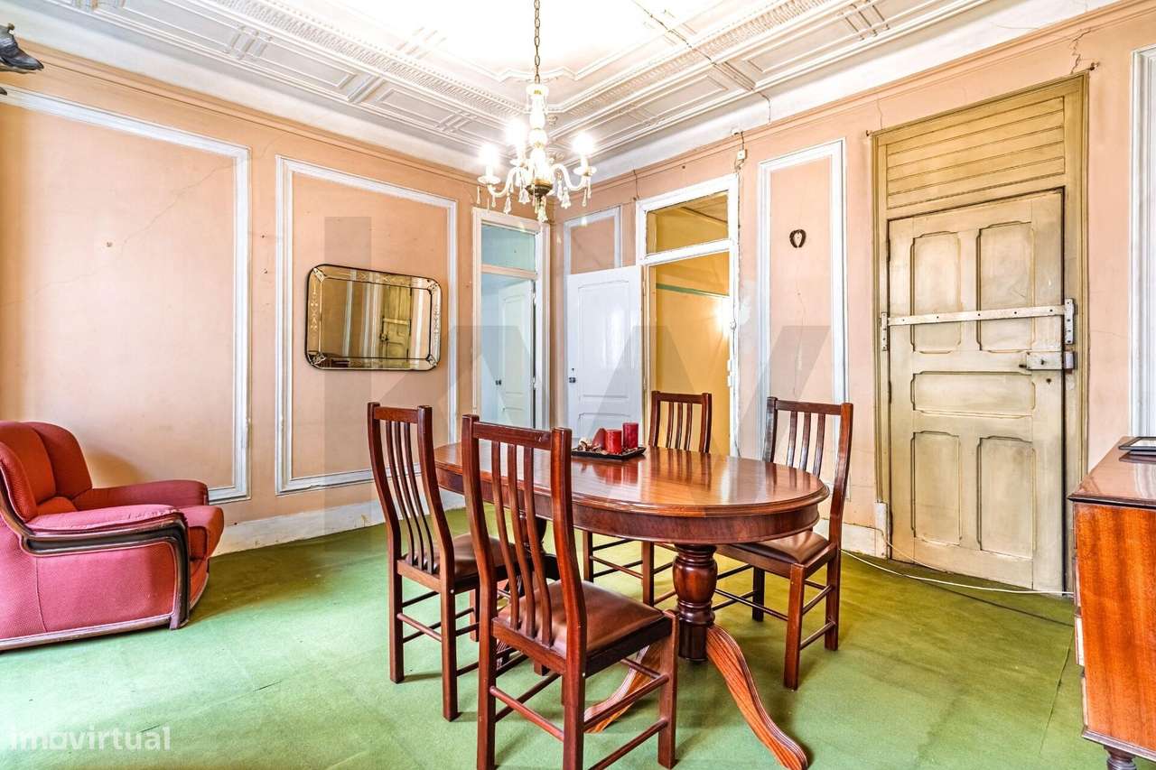 T3 com Logradouro no Centro de Lisboa | 1.º Andar com Varandim | Para - Grande imagem: 2/24